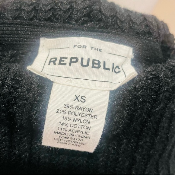 For the Republic Black Oversized Turtleneck Sweater XS NWT NEW! - Picture 6 of 9